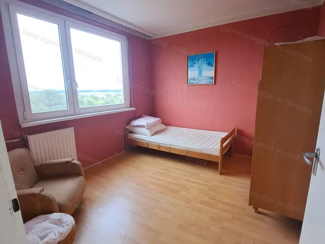 Eladó lakás Oroszlány 62 nm