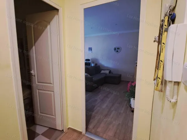 Eladó lakás Oroszlány 53 nm