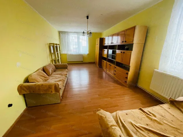 Eladó lakás Komárom 57 nm