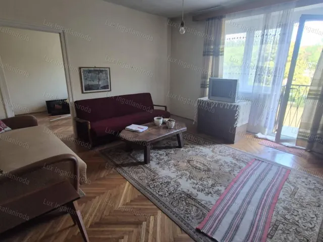 Eladó lakás Oroszlány 63 nm