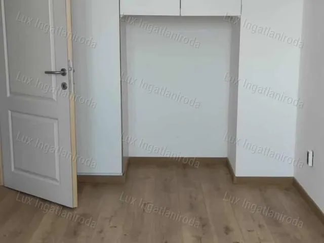 Kiadó lakás Oroszlány 49 nm
