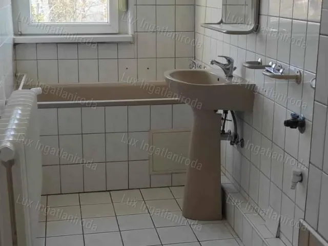 Kiadó lakás Oroszlány 49 nm