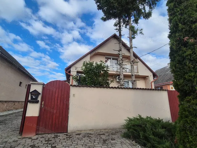 Eladó ház Oroszlány 105 nm