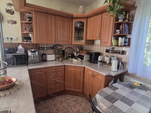 Eladó ház Oroszlány 77 nm