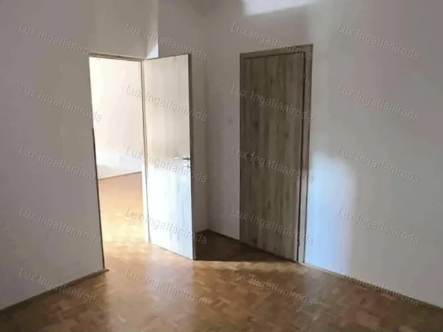 Eladó lakás Komárom 53 nm