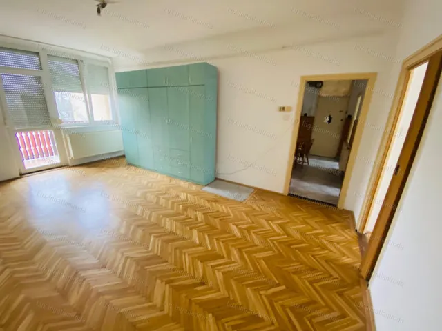Eladó lakás Komárom 54 nm