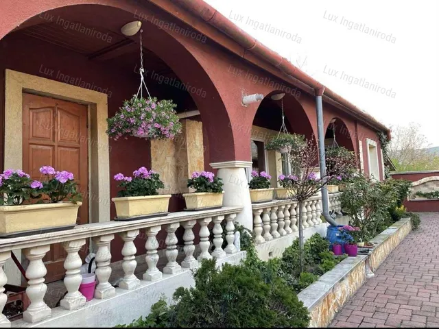 Eladó ház Piliscsév 120 nm