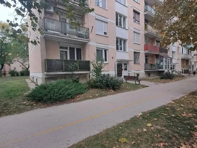 Eladó lakás Oroszlány 40 nm