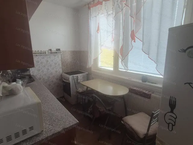 Eladó lakás Oroszlány 53 nm