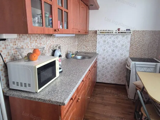 Eladó lakás Oroszlány 53 nm