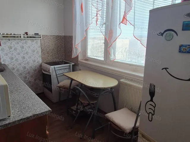 Eladó lakás Oroszlány 53 nm