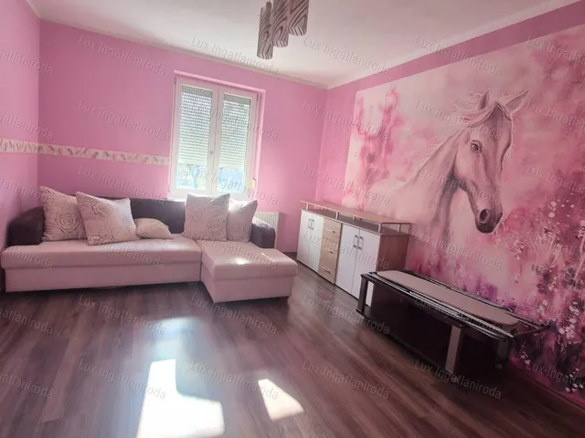 Eladó lakás Oroszlány 50 nm