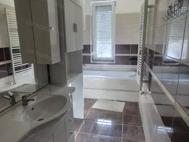 Eladó lakás Oroszlány 50 nm