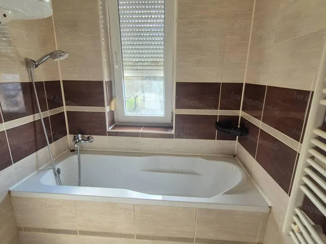 Eladó lakás Oroszlány 50 nm