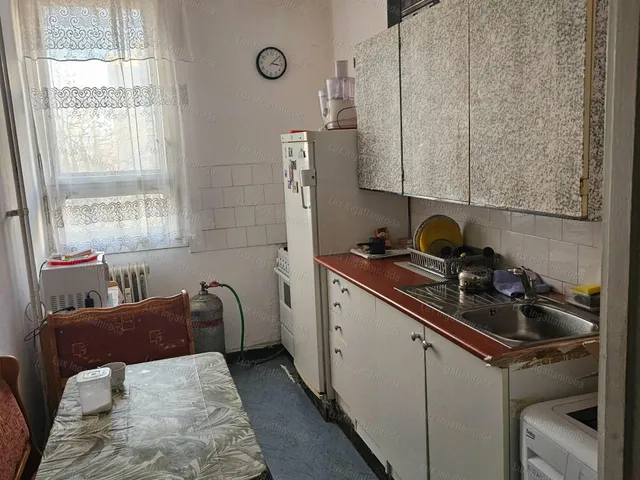 Eladó lakás Oroszlány 57 nm