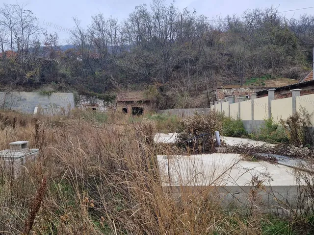 Eladó telek Kesztölc 831 nm