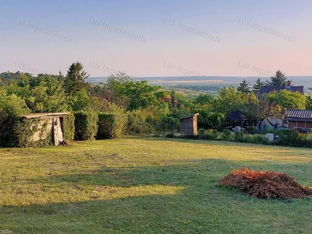 Eladó mezőgazdasági ingatlan Páty 1079 nm