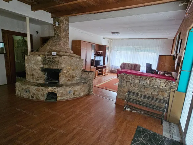 Eladó ház Oroszlány 130 nm