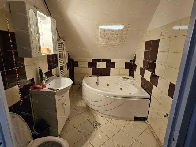 Eladó ház Oroszlány 130 nm