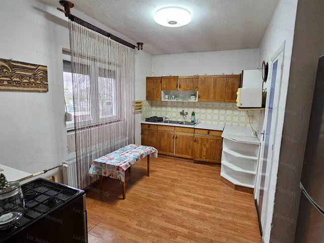 Eladó ház Oroszlány 130 nm