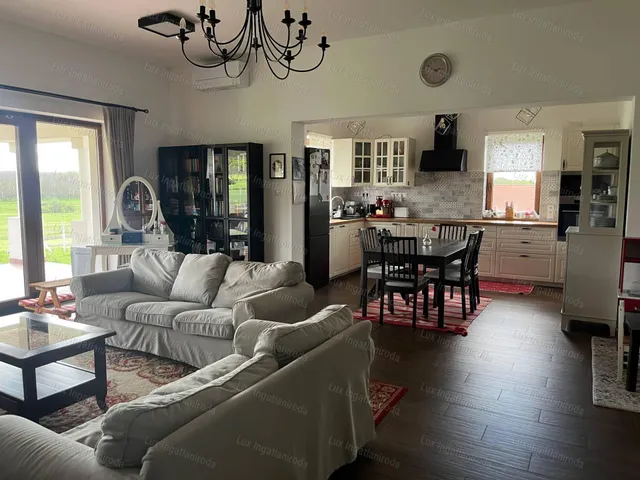 Eladó ház Vértessomló 127 nm