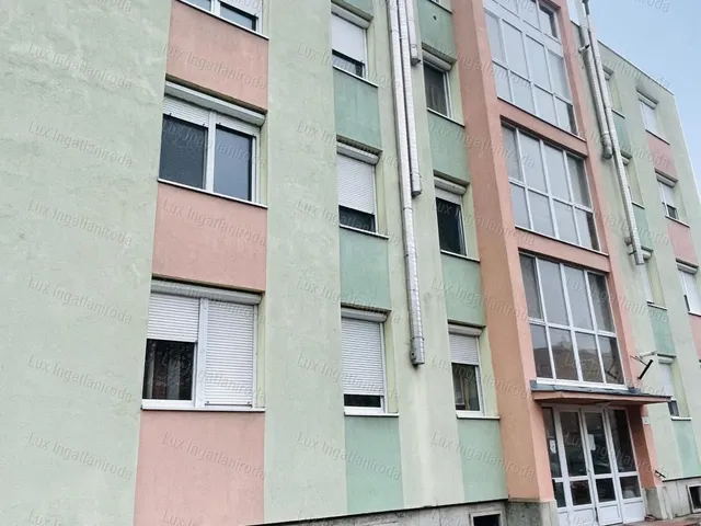 Eladó lakás Komárom 55 nm