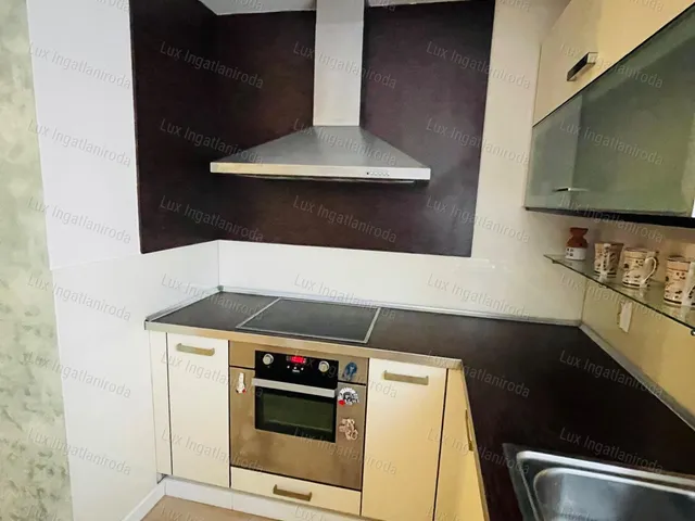 Eladó lakás Komárom 66 nm