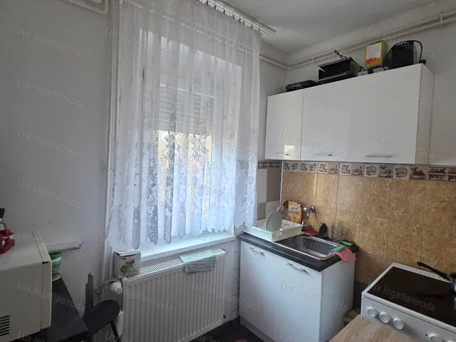 Eladó lakás Oroszlány 31 nm