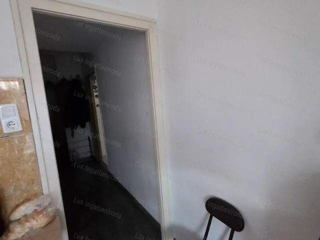 Eladó lakás Oroszlány 31 nm