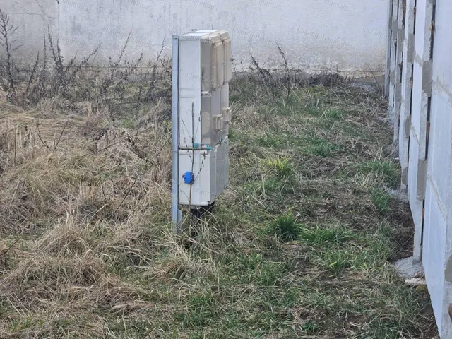 Eladó telek Oroszlány 600 nm