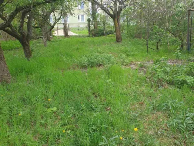 Eladó mezőgazdasági ingatlan Tatabánya 718 nm