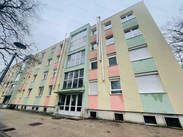 Eladó lakás Komárom 27 nm