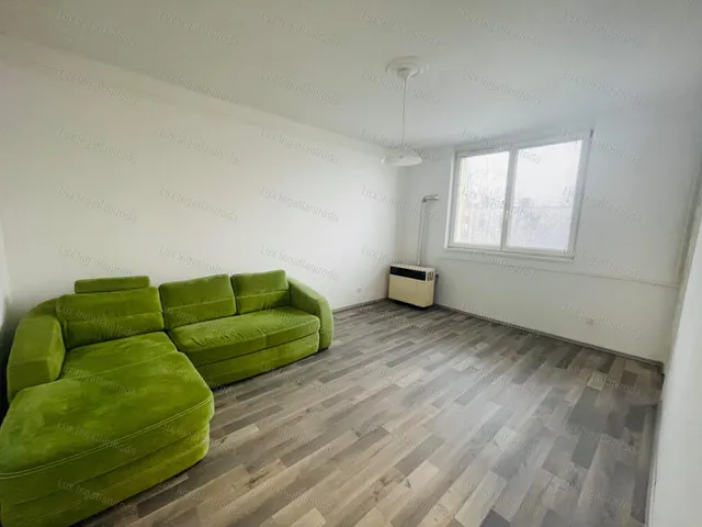 Eladó lakás Komárom 27 nm