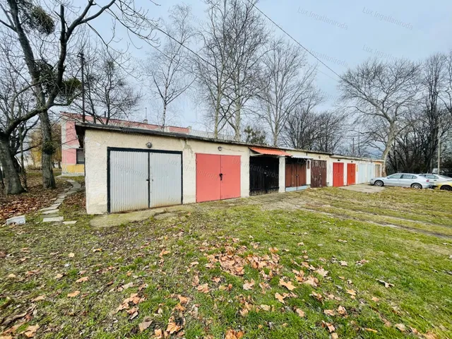 Eladó garázs Tatabánya 20 nm