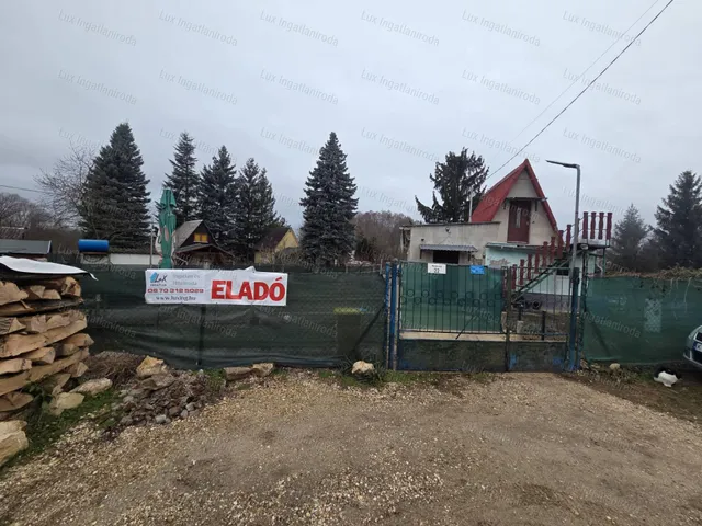 Eladó mezőgazdasági ingatlan Oroszlány 70 nm