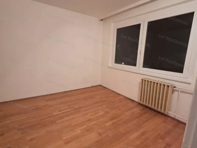 Eladó lakás Oroszlány 53 nm