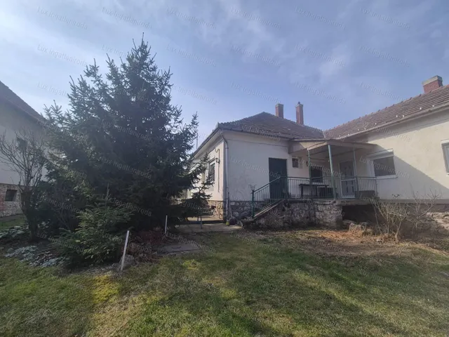 Eladó ház Oroszlány 126 nm