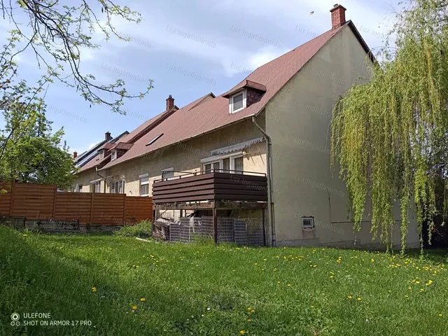 Eladó ház Oroszlány 300 nm