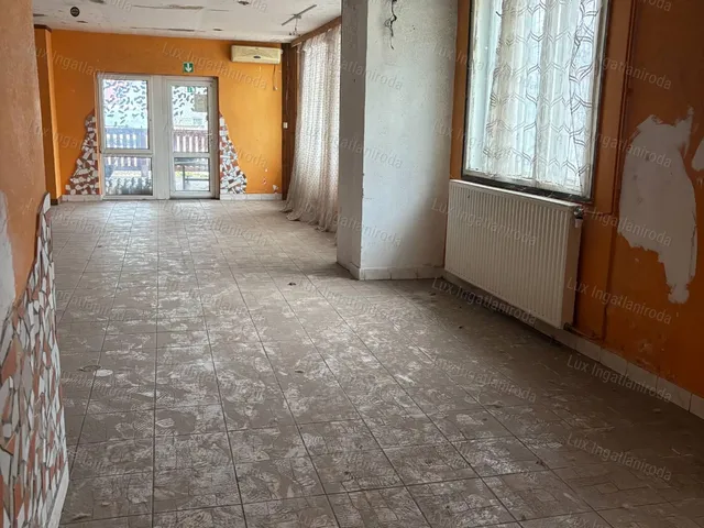 Eladó kereskedelmi és ipari ingatlan Tata 70 nm