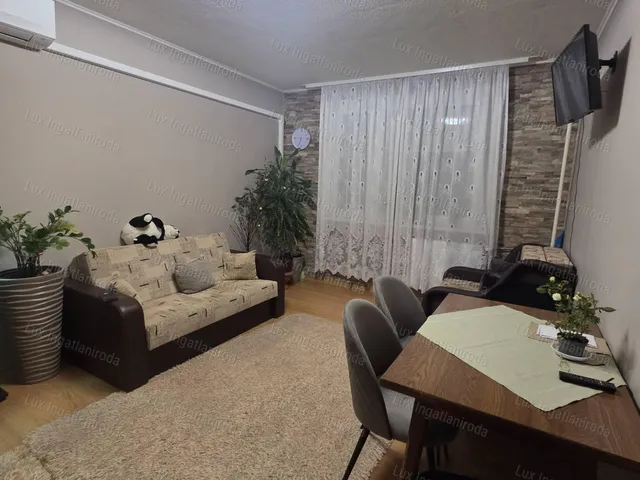 Eladó lakás Oroszlány 36 nm