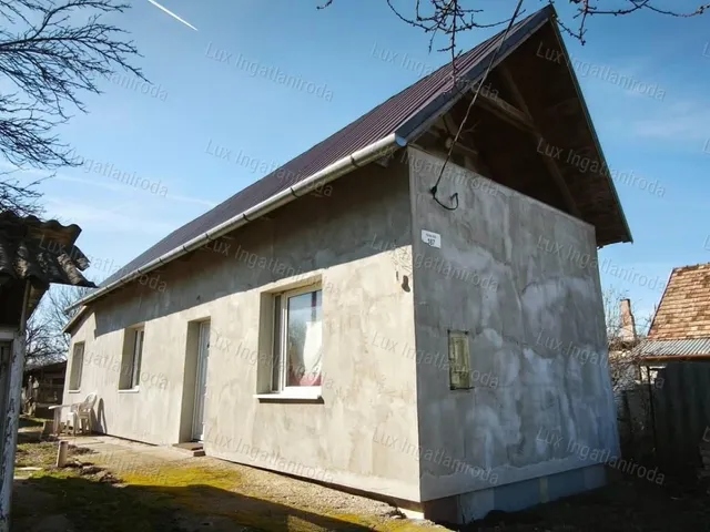 Eladó mezőgazdasági ingatlan Oroszlány 70 nm