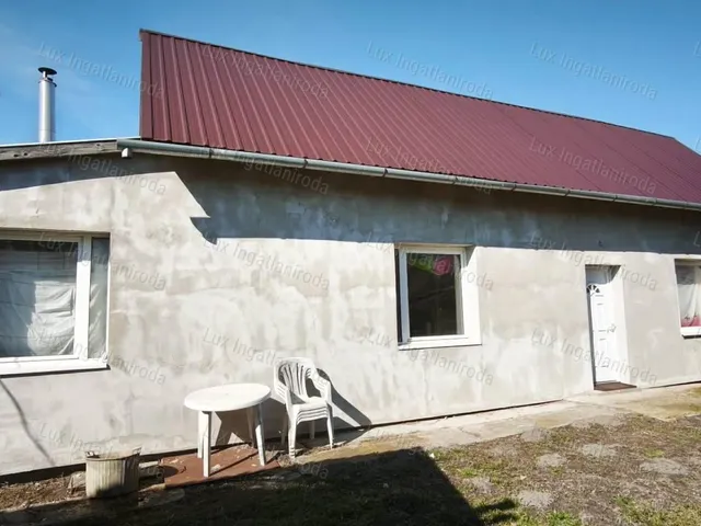 Eladó mezőgazdasági ingatlan Oroszlány 70 nm