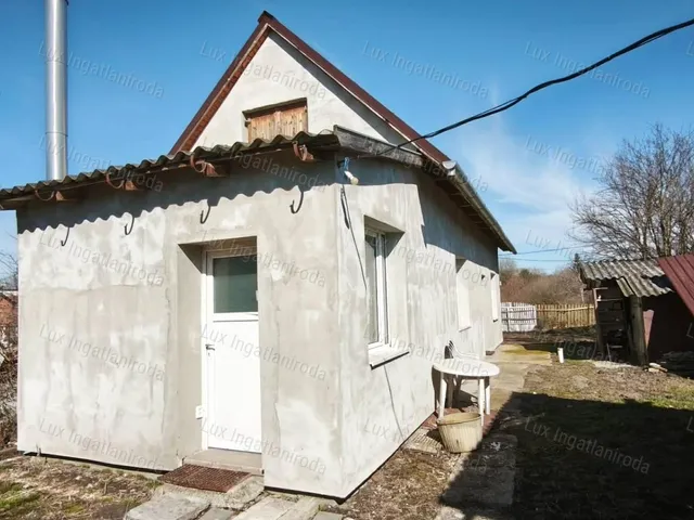 Eladó mezőgazdasági ingatlan Oroszlány 70 nm