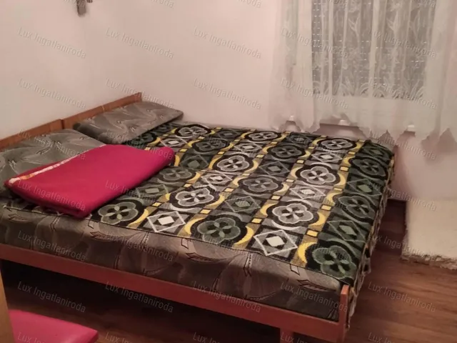 Eladó üdülő és hétvégi ház Balatonkenese 38 nm