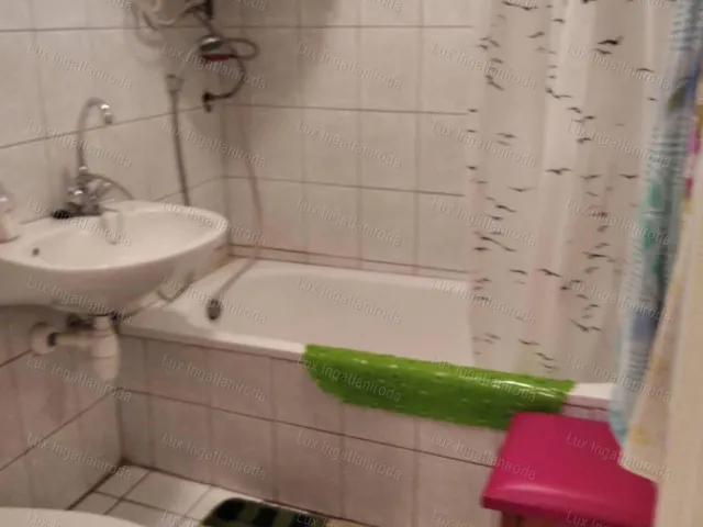 Eladó üdülő és hétvégi ház Balatonkenese 38 nm