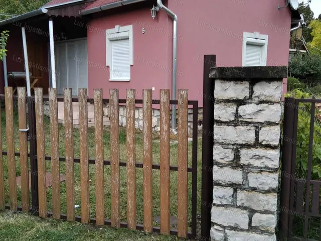 Eladó üdülő és hétvégi ház Balatonkenese 38 nm