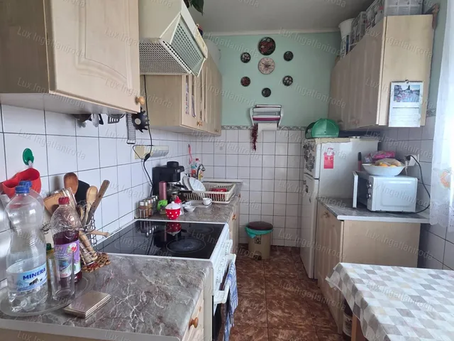 Eladó lakás Oroszlány 49 nm