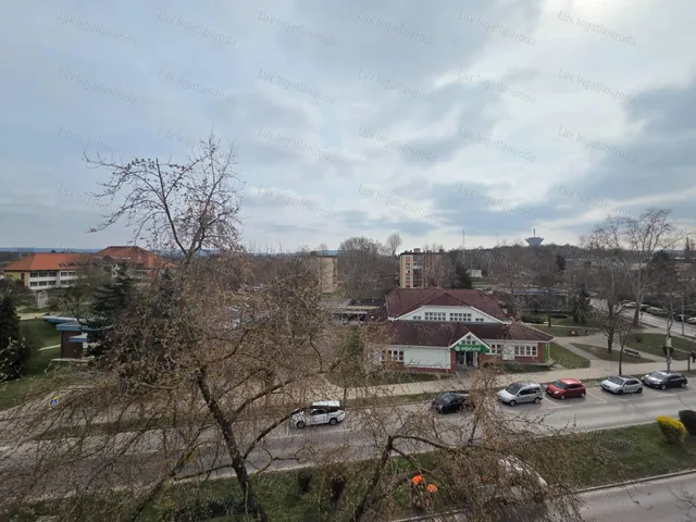 Eladó lakás Oroszlány 53 nm