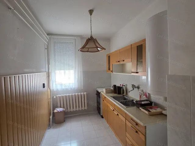 Eladó lakás Oroszlány 53 nm