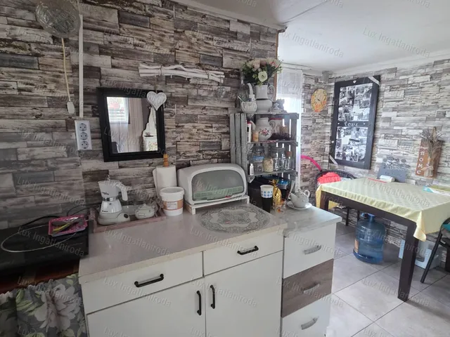 Eladó mezőgazdasági ingatlan Oroszlány 20 nm